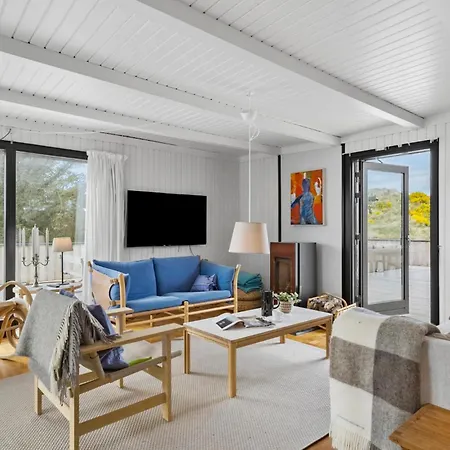 4 Bedroom Cozy In Ferienhaus *