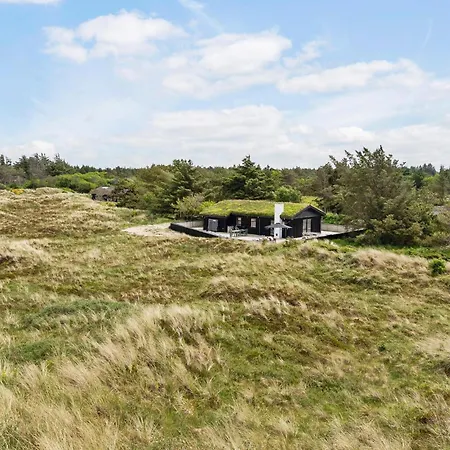 4 Bedroom Cozy In Feriehus *