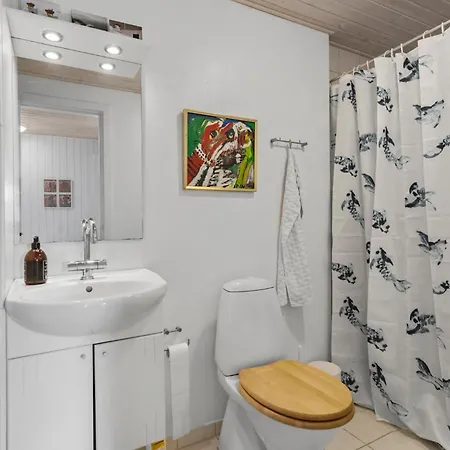 Feriehus 4 Bedroom Cozy In