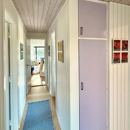 4 Bedroom Cozy In Feriehus *