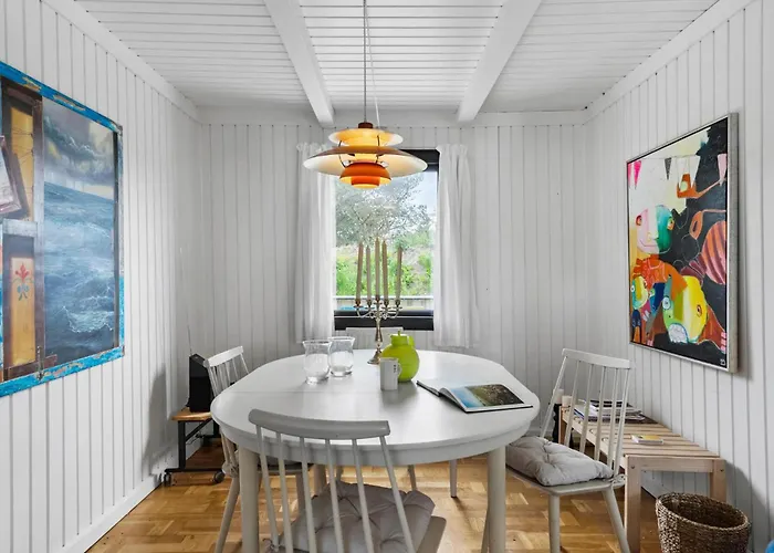 Дом отдыха 4 Bedroom Cozy In