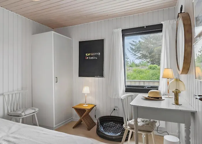 Сasa de vacaciones 4 Bedroom Cozy In *