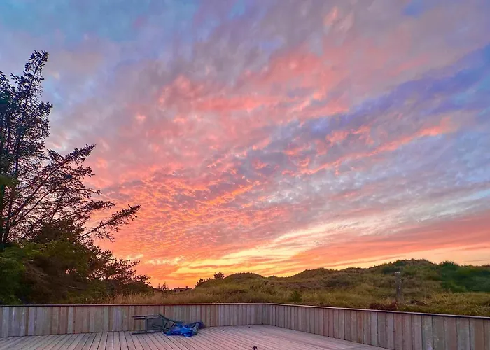 Сasa de vacaciones 4 Bedroom Cozy In *